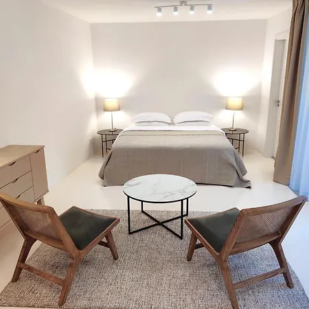 Lejlighed With Private Courtyard *