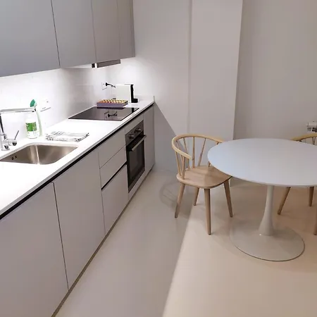 アパート With Private Courtyard *