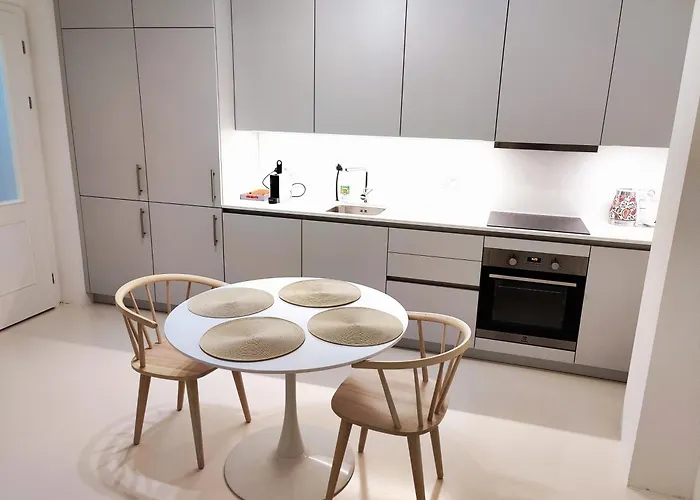 With Private Courtyard * Praag