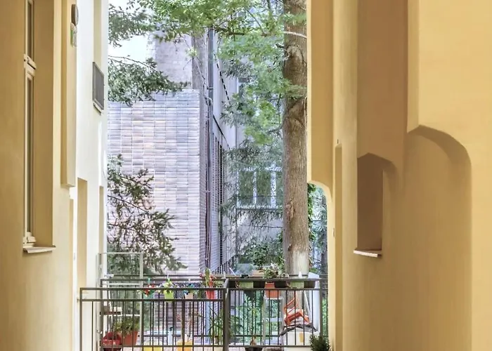 With Private Courtyard * Prag